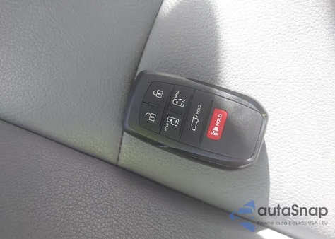 2024 Toyota Sienna Xle из США, поврежденный, VIN 5TDYRKEC7RS186640